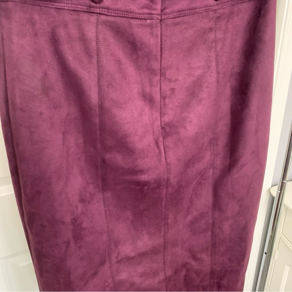 ANN TAYLOR Plum Wine Faux Suede Belted Pencil Skirt - Picture 7 of 8